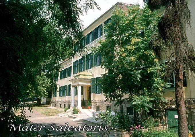 Mater Salvatoris House Hotel Godollo Exterior photo