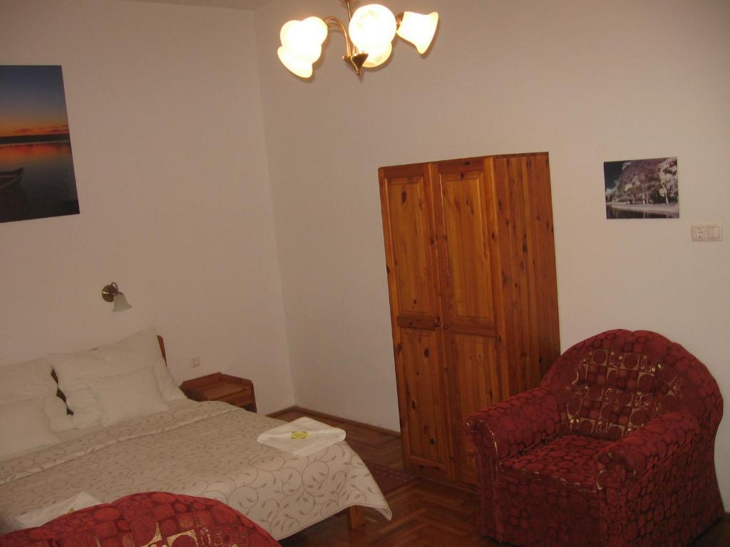 Mater Salvatoris House Hotel Godollo Room photo