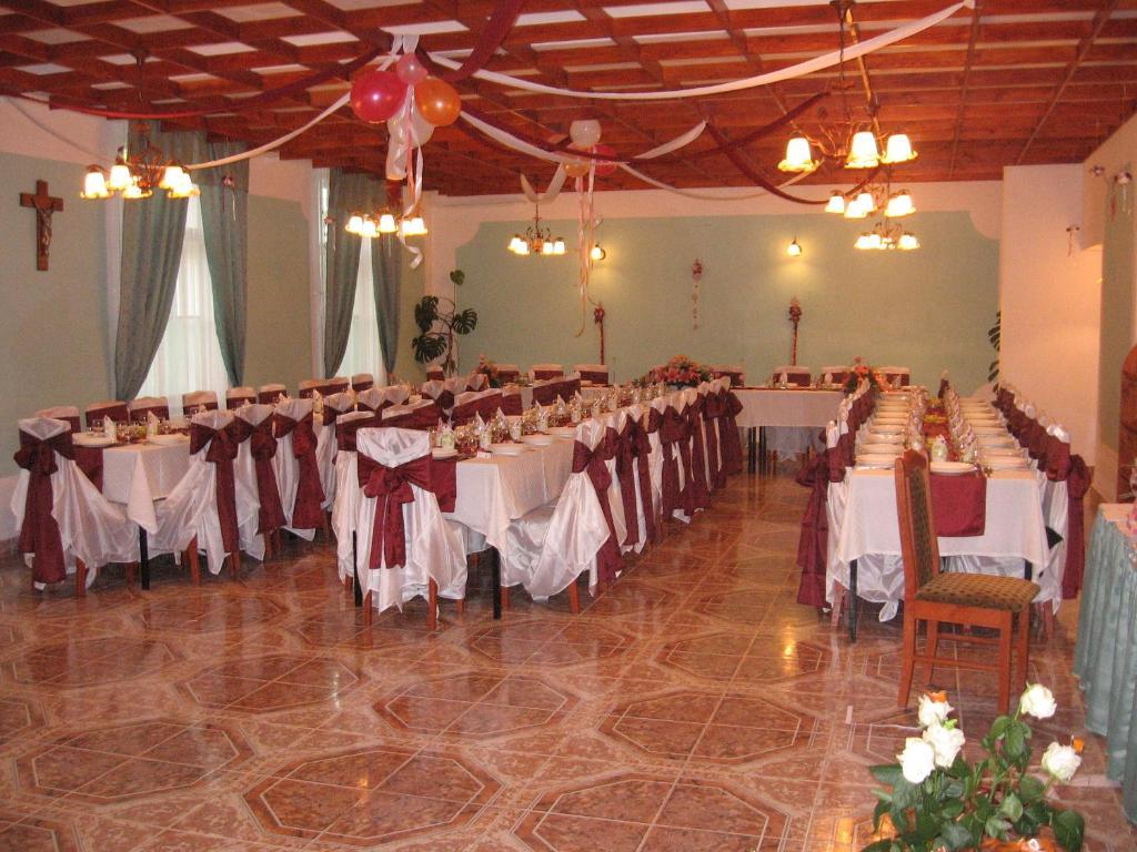 Mater Salvatoris House Hotel Godollo Exterior photo