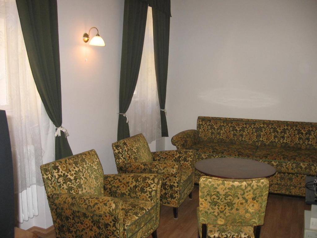 Mater Salvatoris House Hotel Godollo Exterior photo